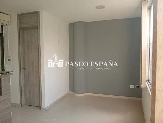 Oficina en arriendo en Garcia Rovira, Bucaramanga, 18 m² · foto 2 de 4