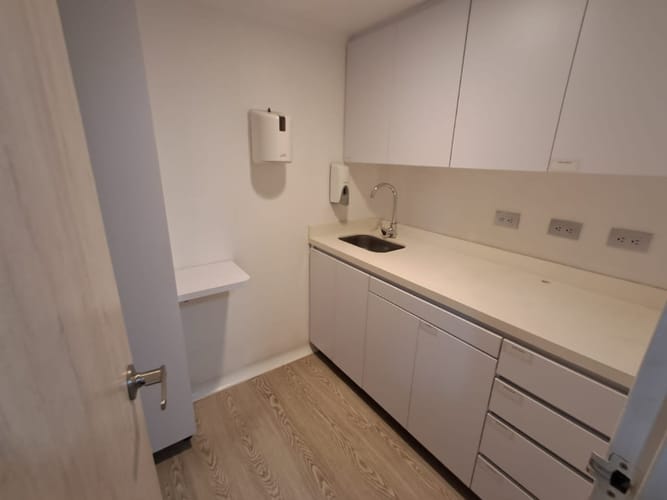 Consultorio en arriendo en Laureles, Medellín, 100 m² · foto 4 de 14