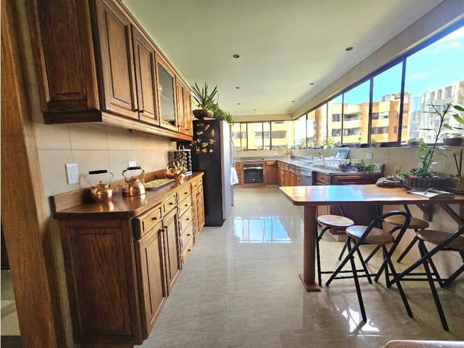 Apartamento de 3 alcobas en venta en Milla De Oro, Medellín, 300 m² · foto 5 de 9