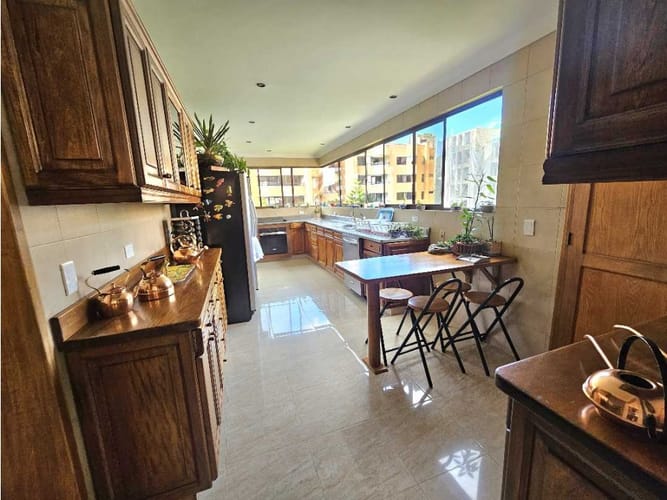 Apartamento de 3 alcobas en venta en Milla De Oro, Medellín, 300 m² · foto 6 de 9