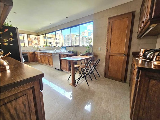Apartamento de 3 alcobas en venta en Milla De Oro, Medellín, 300 m² · foto 7 de 9