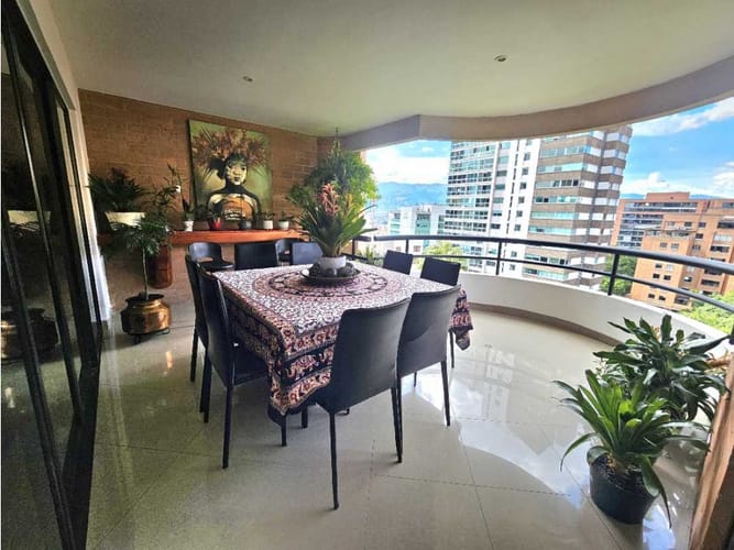 Apartamento de 3 alcobas en venta en Milla De Oro, Medellín, 300 m² · foto 8 de 9