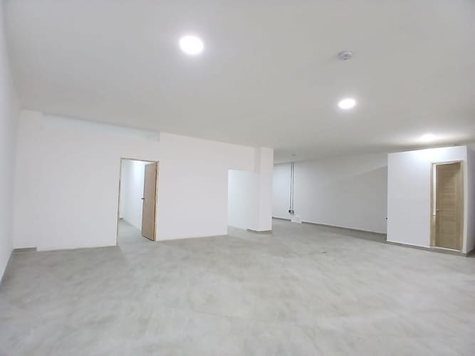 Local en arriendo en Buenos Aires, Medellín, 180 m² · foto 2 de 9