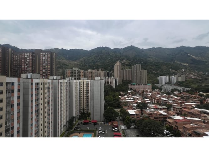 Apartamento de 3 alcobas en venta en El Trapiche, Bello, 55 m² · foto 5 de 17