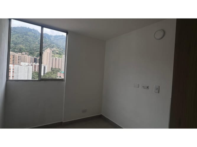 Apartamento de 3 alcobas en venta en El Trapiche, Bello, 55 m² · foto 11 de 17