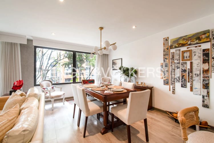 Apartamento de 2 alcobas en venta en Chicó Reservado, Bogotá, 155 m² · foto 3 de 15