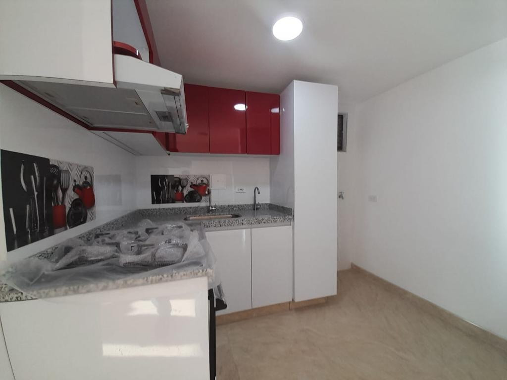 Apartamento en arriendo en Alcazares Norte, Bogotá · foto 6 de 14