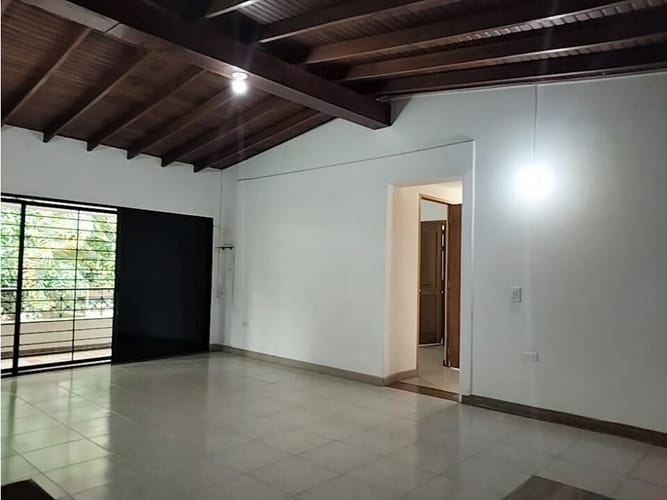 Casa de 6 alcobas en venta en Laureles, Medellín, 250 m² · foto 2 de 24