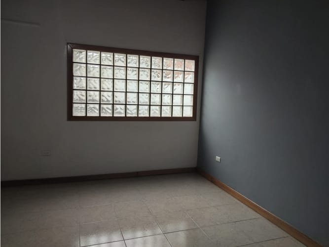Casa de 6 alcobas en venta en Laureles, Medellín, 250 m² · foto 3 de 24