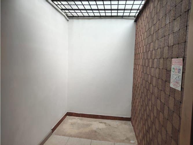 Casa de 6 alcobas en venta en Laureles, Medellín, 250 m² · foto 8 de 24