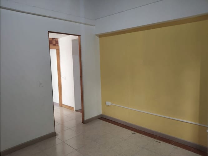 Casa de 6 alcobas en venta en Laureles, Medellín, 250 m² · foto 9 de 24