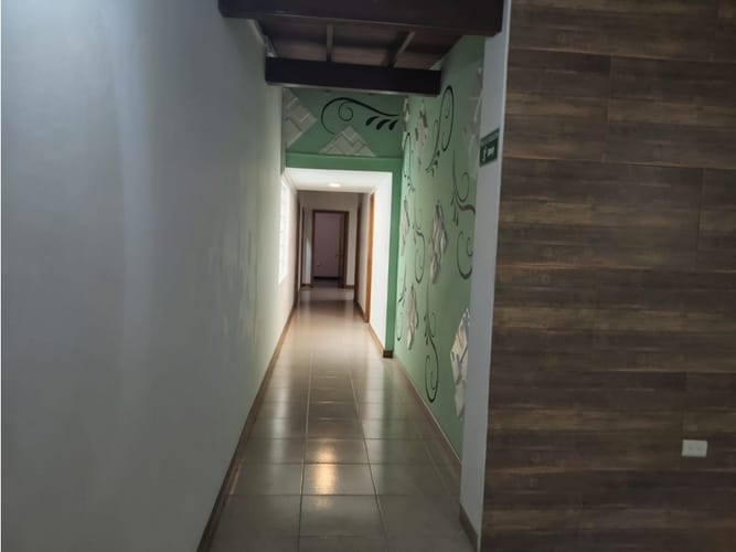 Casa de 6 alcobas en venta en Laureles, Medellín, 250 m² · foto 12 de 24