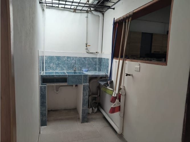 Casa de 6 alcobas en venta en Laureles, Medellín, 250 m² · foto 13 de 24