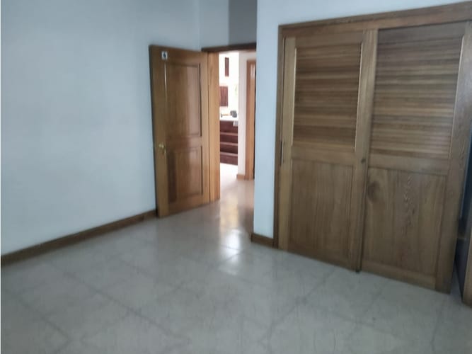 Casa de 6 alcobas en venta en Laureles, Medellín, 250 m² · foto 15 de 24