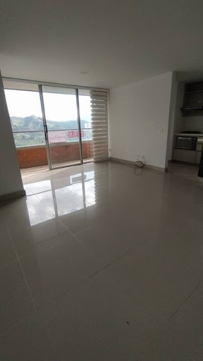 3BR Apartment in Las Lomitas (77 m²) - 3