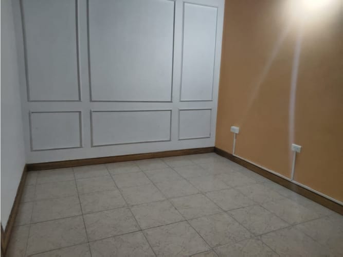 Casa de 6 alcobas en venta en Laureles, Medellín, 250 m² · foto 16 de 24