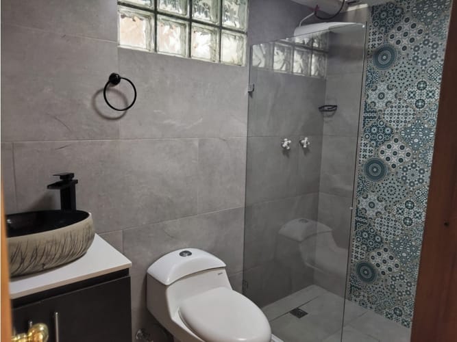 Casa de 6 alcobas en venta en Laureles, Medellín, 250 m² · foto 17 de 24