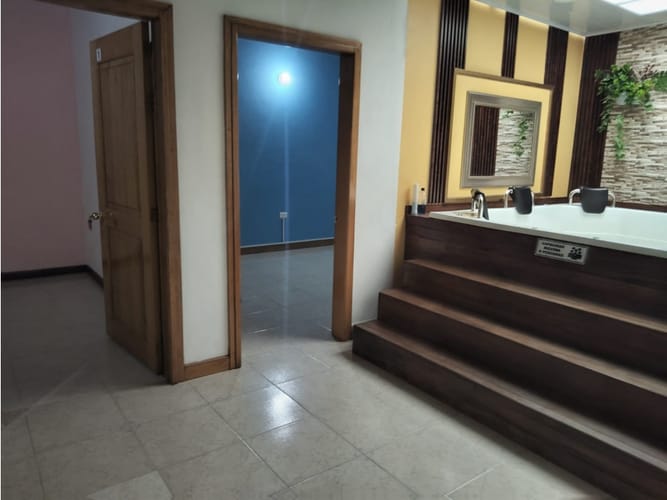 Casa de 6 alcobas en venta en Laureles, Medellín, 250 m² · foto 18 de 24