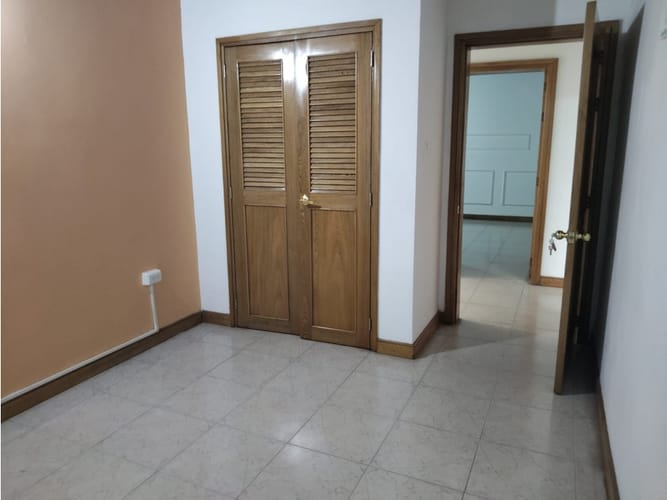Casa de 6 alcobas en venta en Laureles, Medellín, 250 m² · foto 21 de 24