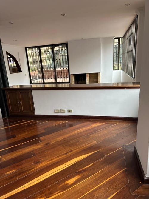 Apartamento de 1 alcoba en venta en Chicó Reservado, Bogotá, 82 m² · foto 3 de 24