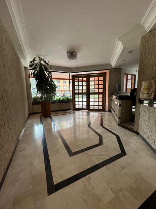 Apartamento de 1 alcoba en venta en Chicó Reservado, Bogotá, 82 m² · foto 8 de 24