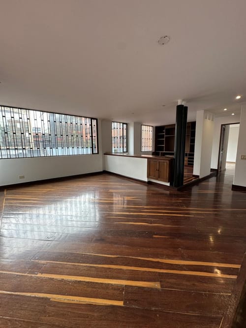 Apartamento de 1 alcoba en venta en Chicó Reservado, Bogotá, 82 m² · foto 14 de 24