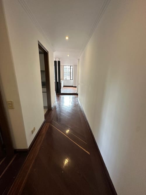 Apartamento de 1 alcoba en venta en Chicó Reservado, Bogotá, 82 m² · foto 22 de 24