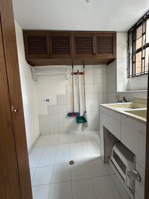 Apartamento de 1 alcoba en venta en Chicó Reservado, Bogotá, 82 m² · foto 23 de 24