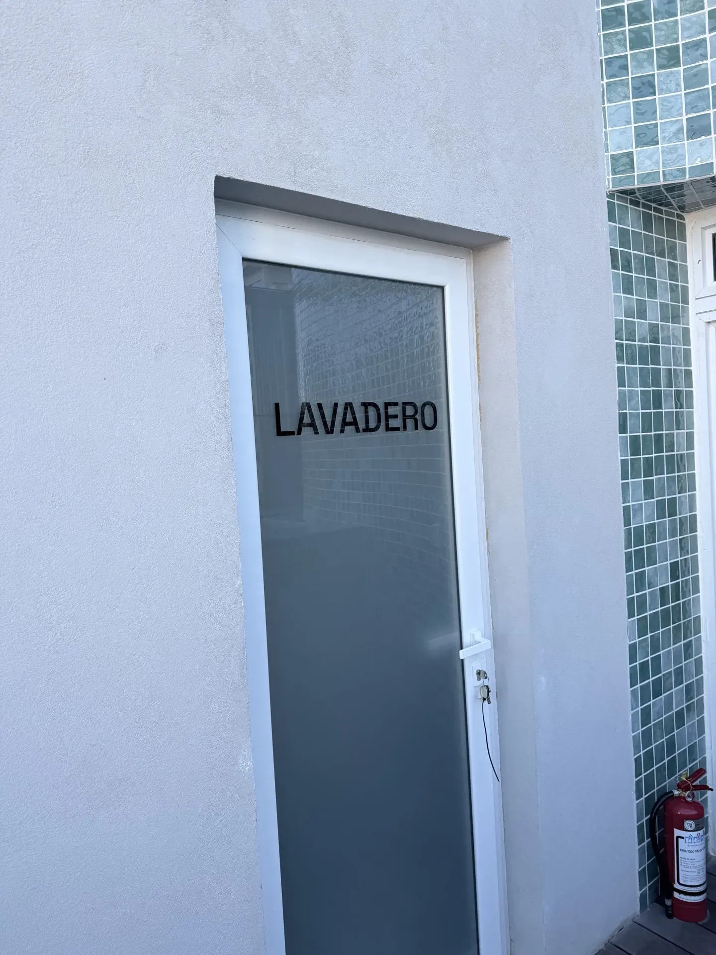 ALQUILER PH 1 DORMITORIO CON PATIO, PARRILLERO PISCINA Y GARAJE PUNTA CARRETAS · Foto 12