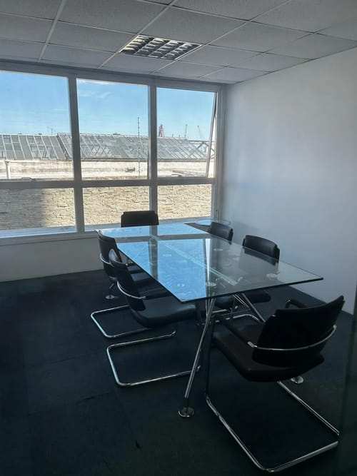 OFICINA AMOEBLADA DE 80 M² CON VISTA AL PUERTO – IMPERIUM BUILDING · Foto 5