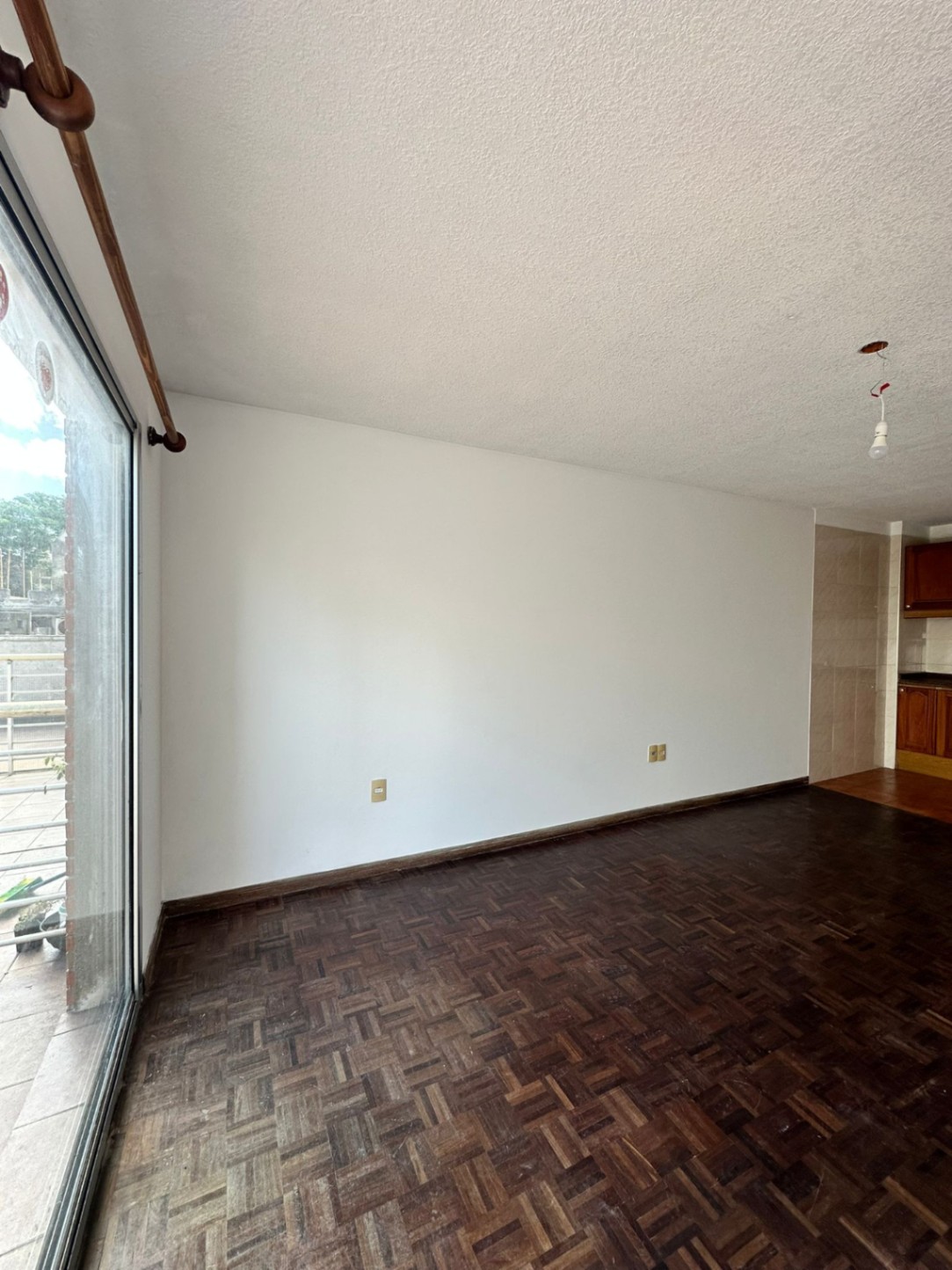 ALQUILER MONOAMBIENTE VIVIENDA / OFICINA + BALCON A PASOS DE WTC - POCITOS. · Foto 10