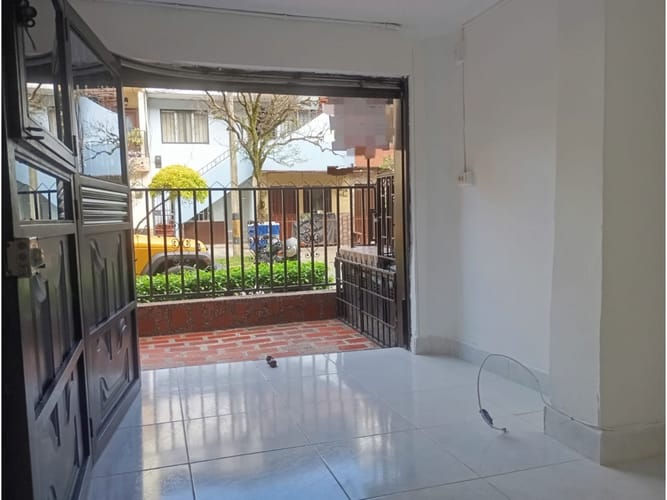 Local en arriendo en La Magnolia, Envigado, 25 m² · foto 2 de 5