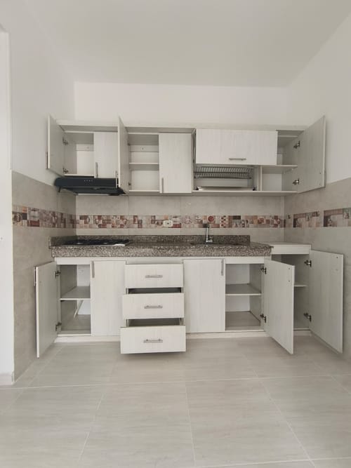 Apartamento de 3 alcobas en venta en Picaleña Y Mirolindo, Ibagué, 74 m² · foto 5 de 24
