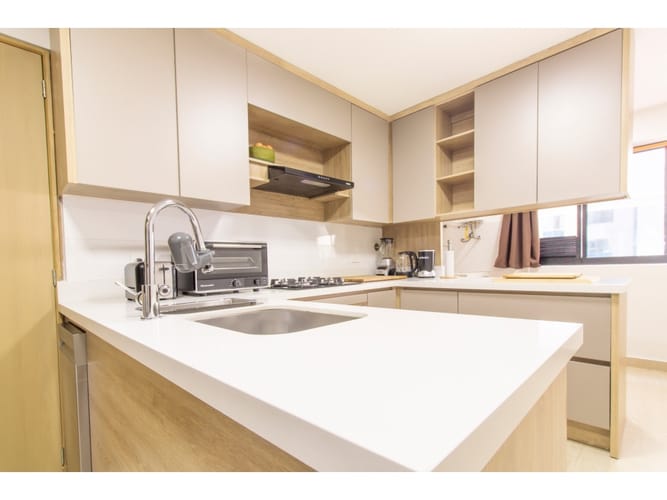 Apartamento de 3 alcobas en arriendo en La Aguacatala, Medellín, 180 m² · foto 3 de 24