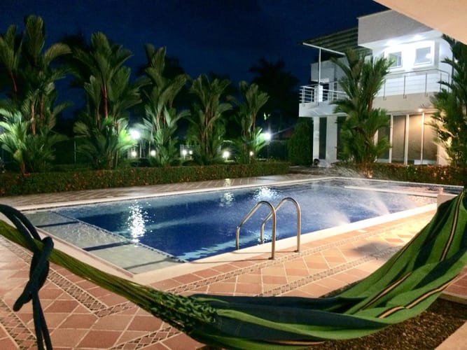 Casa de 6 alcobas en arriendo en Apiay, Villavicencio, 1424 m² · foto 2 de 16