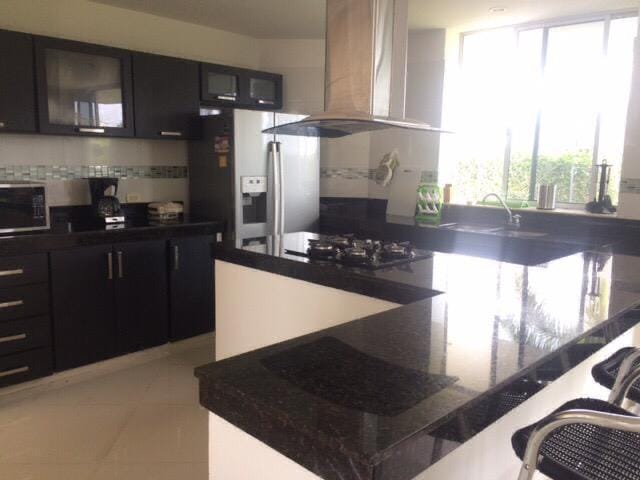 Casa de 6 alcobas en arriendo en Apiay, Villavicencio, 1424 m² · foto 6 de 16
