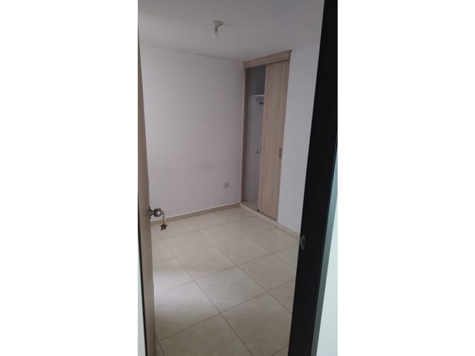 Apartamento de 3 alcobas en venta en Carrizal Campestre, Girón, 52 m² · foto 4 de 8