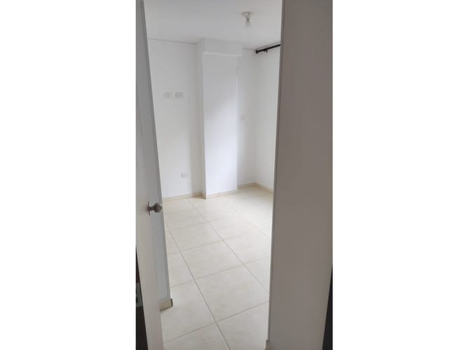 Apartamento de 3 alcobas en venta en Carrizal Campestre, Girón, 52 m² · foto 5 de 8