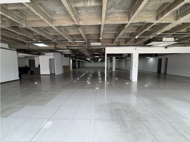 Local en venta en Zona Industrial No. 2, Itagüí, 4700 m² · foto 4 de 9