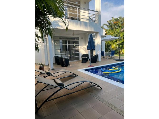 Casa de 3 alcobas en venta en Ricaurte, 128 m² · foto 2 de 24