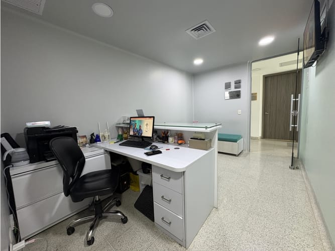 Consultorio en venta en Ciudad Del Río, Medellín, 26 m² · foto 3 de 14