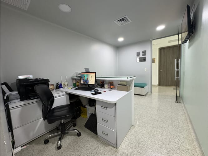 Consultorio en venta en Ciudad Del Río, Medellín, 26 m² · foto 4 de 14