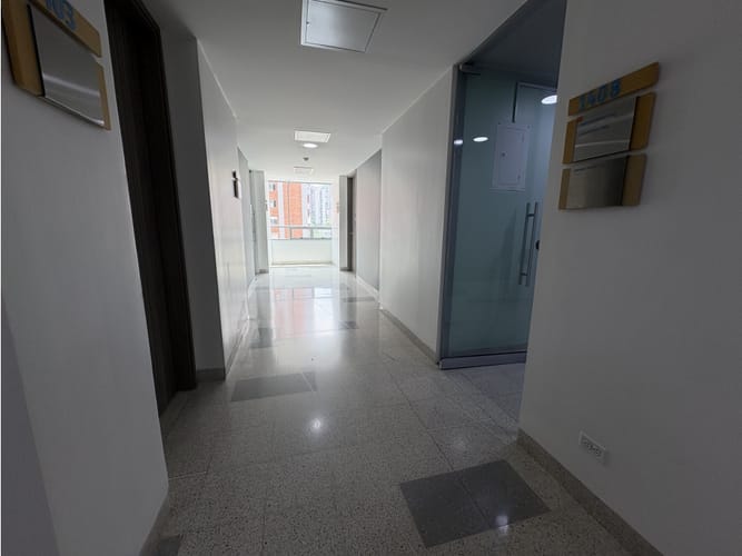 Consultorio en venta en Ciudad Del Río, Medellín, 26 m² · foto 13 de 14