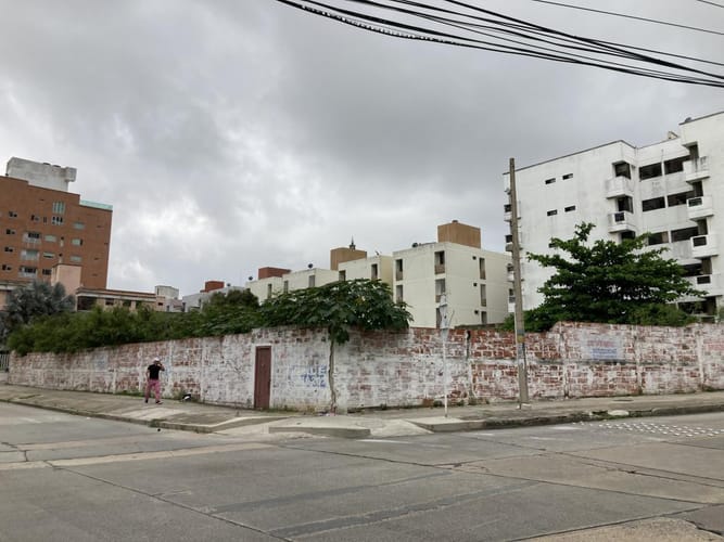 Lote en venta en Altos De Riomar, Barranquilla, 1463 m² · foto 2 de 3