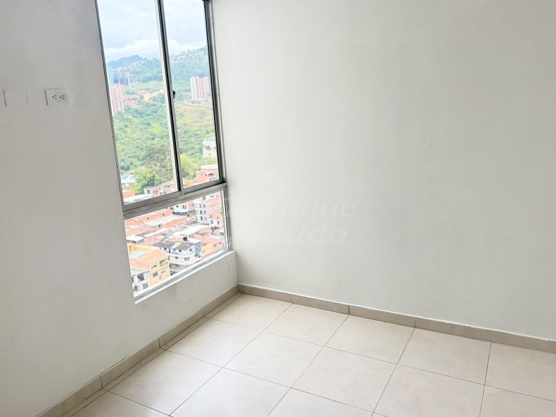 Apartamento en Arriendo en Comuna 3, Bello - 4