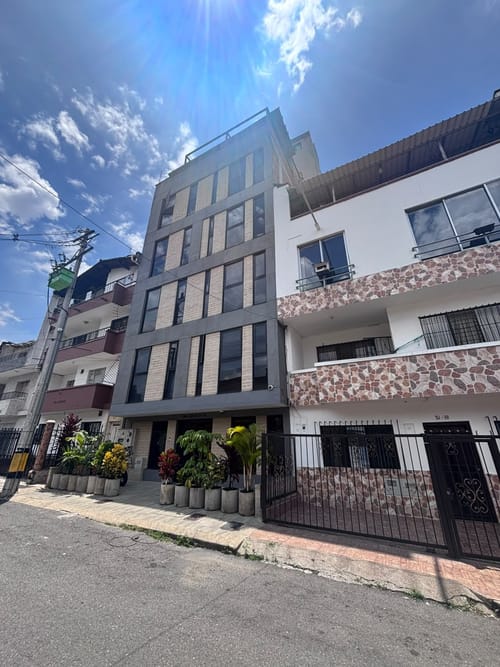Edificio en arriendo en Belén, Medellín, 800 m² · foto 2 de 16