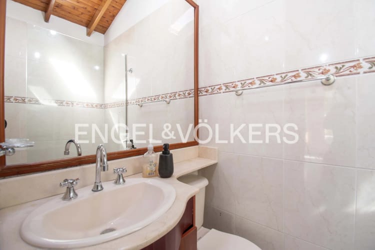Casa de 3 alcobas en venta en Loma Del Chocho, Envigado, 208 m² · foto 15 de 24