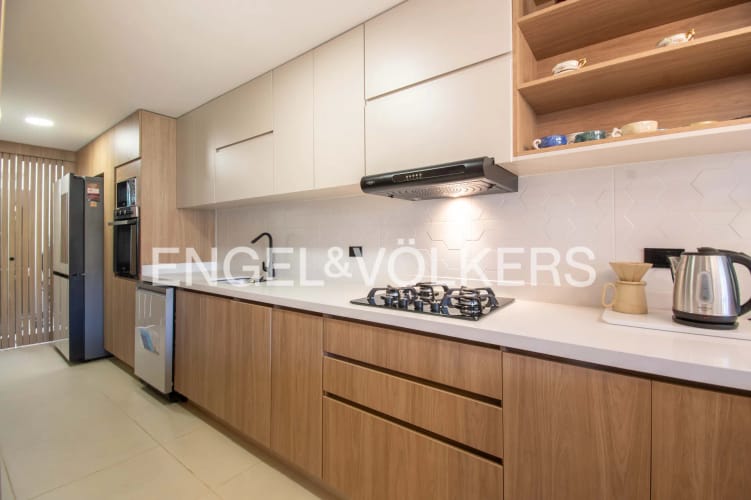 Casa de 3 alcobas en venta en Loma Del Chocho, Envigado, 208 m² · foto 8 de 24