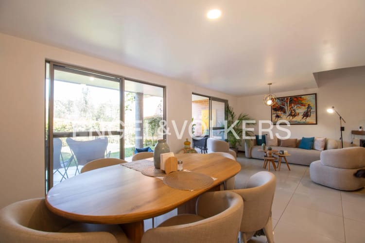 Casa de 3 alcobas en venta en Loma Del Chocho, Envigado, 208 m² · foto 6 de 24