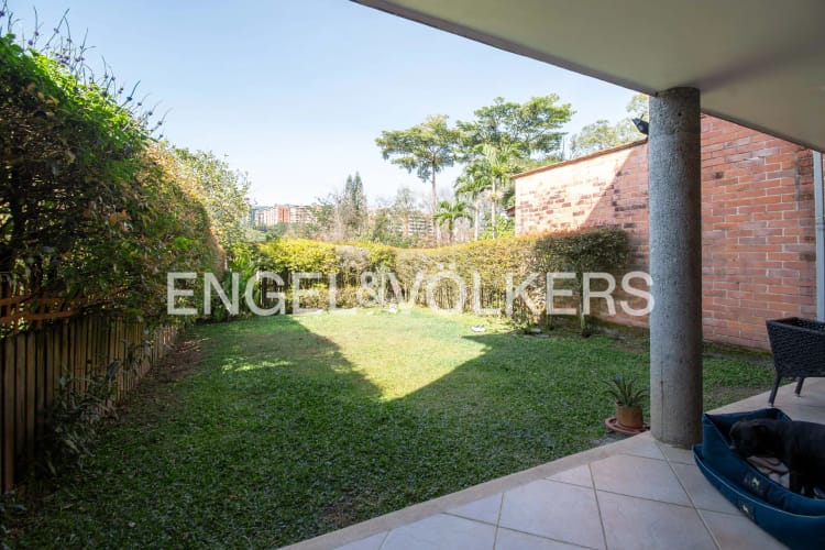 Casa de 3 alcobas en venta en Loma Del Chocho, Envigado, 208 m² · foto 4 de 24